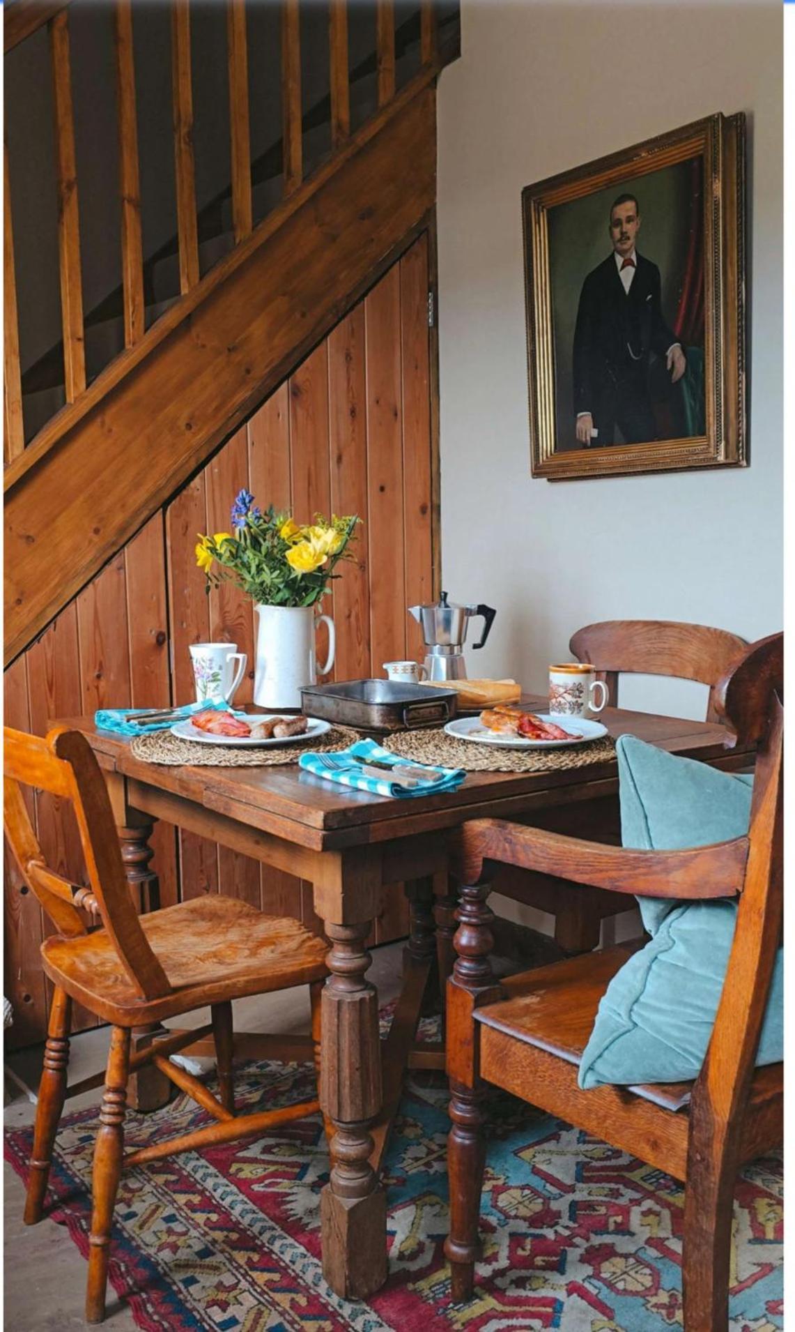 Charming Country Cottage With Oak Beams In Historic Setting, Brecon Beacons Retreat Llangadog Dış mekan fotoğraf
