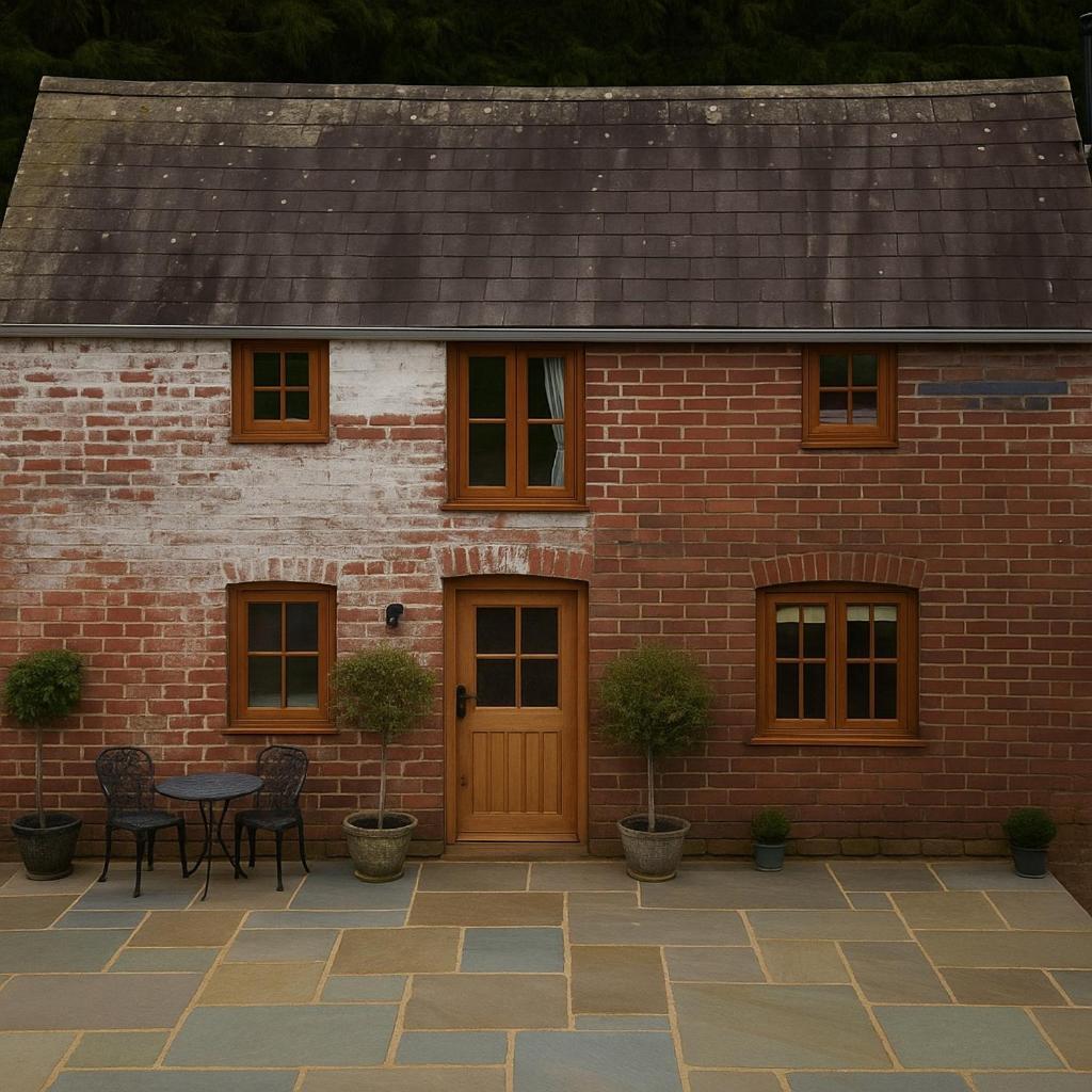 Charming Country Cottage With Oak Beams In Historic Setting, Brecon Beacons Retreat Llangadog Dış mekan fotoğraf